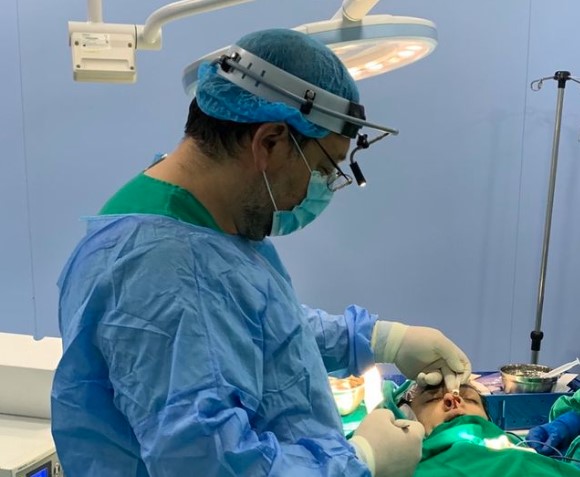Best ENT surgeon
